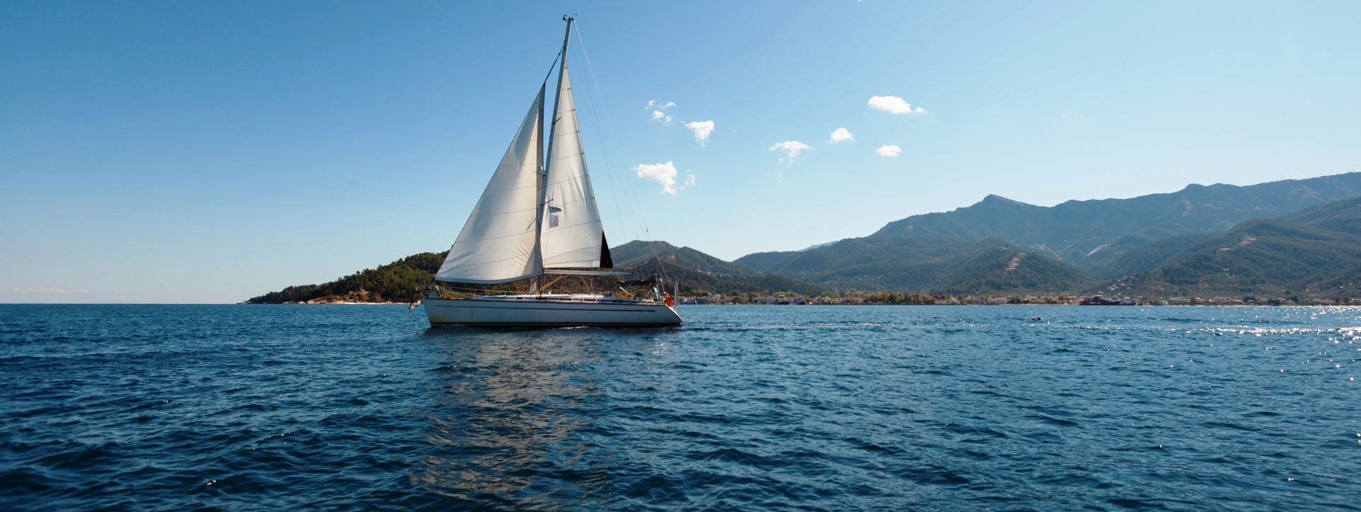 Daily cruise along the coast of Thassos