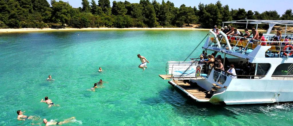 Sightseeing cruise in Chalkidiki